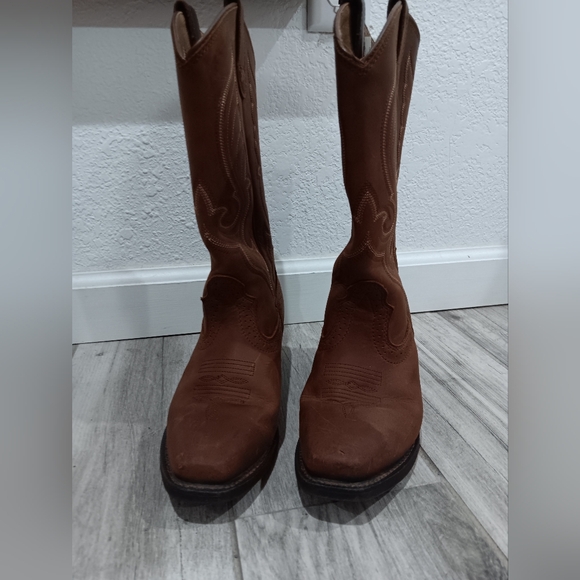 Cowgirl Boots - Picture 2 of 8